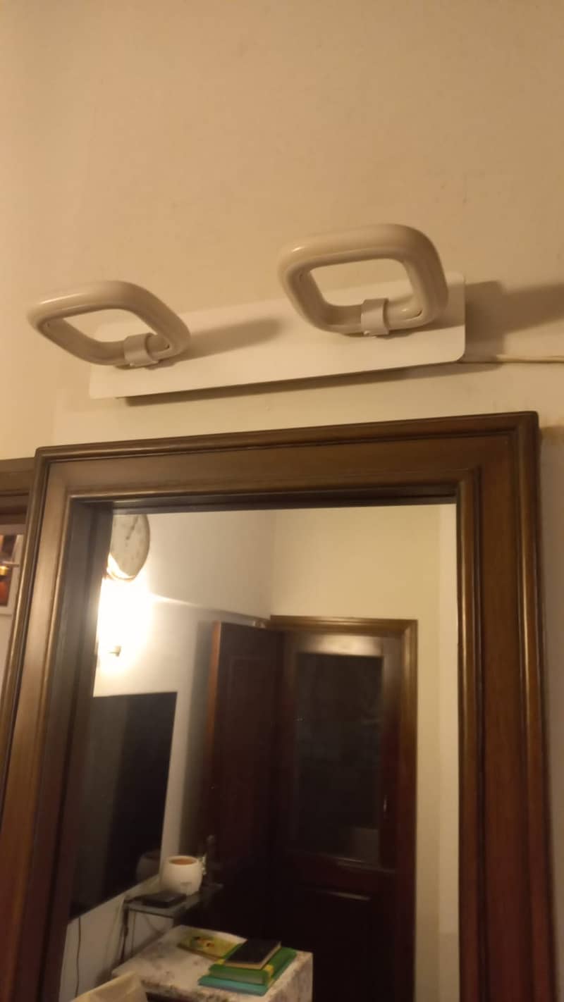 Modern Led mirror light can be used anywhere 1