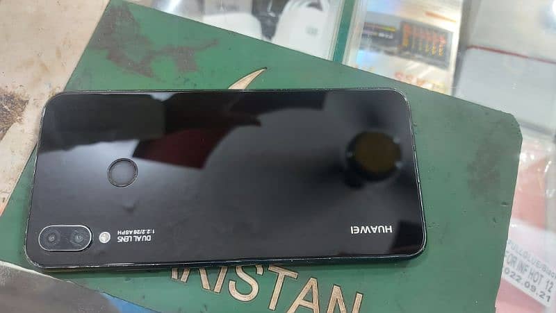 Hauwei Nova 3i 4