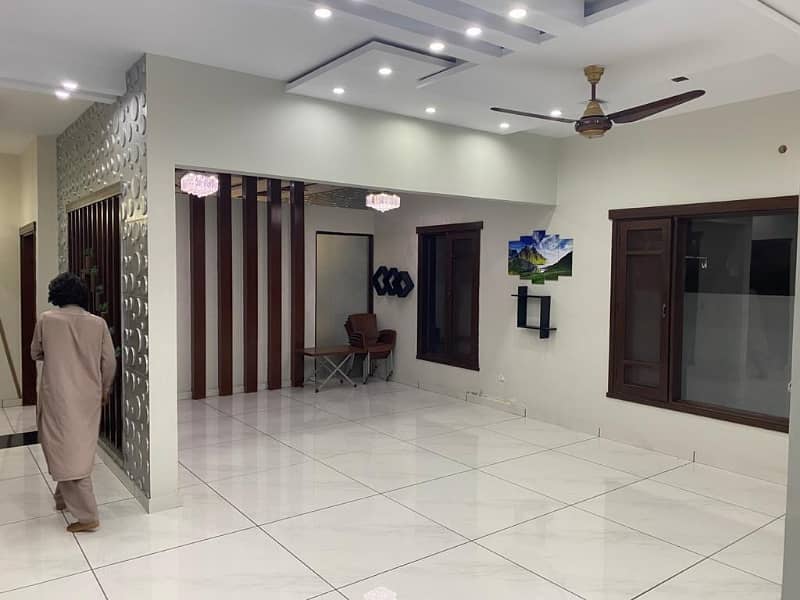 500 square yard banglow for sale Main Ittehad 0