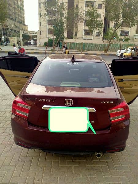 Honda City 2018 model 1.5 Karachi register bumber to number genuine 1