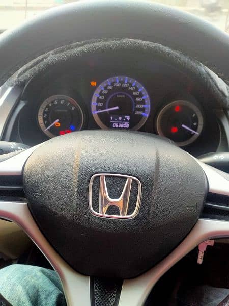 Honda City 2018 model 1.5 Karachi register bumber to number genuine 19
