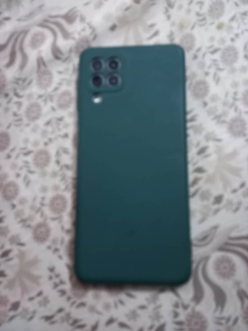 selling samsung Galaxy A22 6 months used just buy and use 2