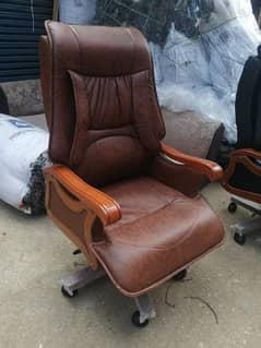 Low Budget and extreme comfort Executive Chair