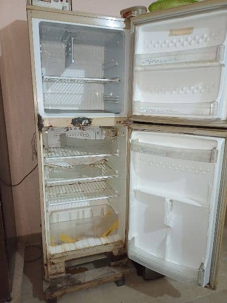 Old Refrigerator 3