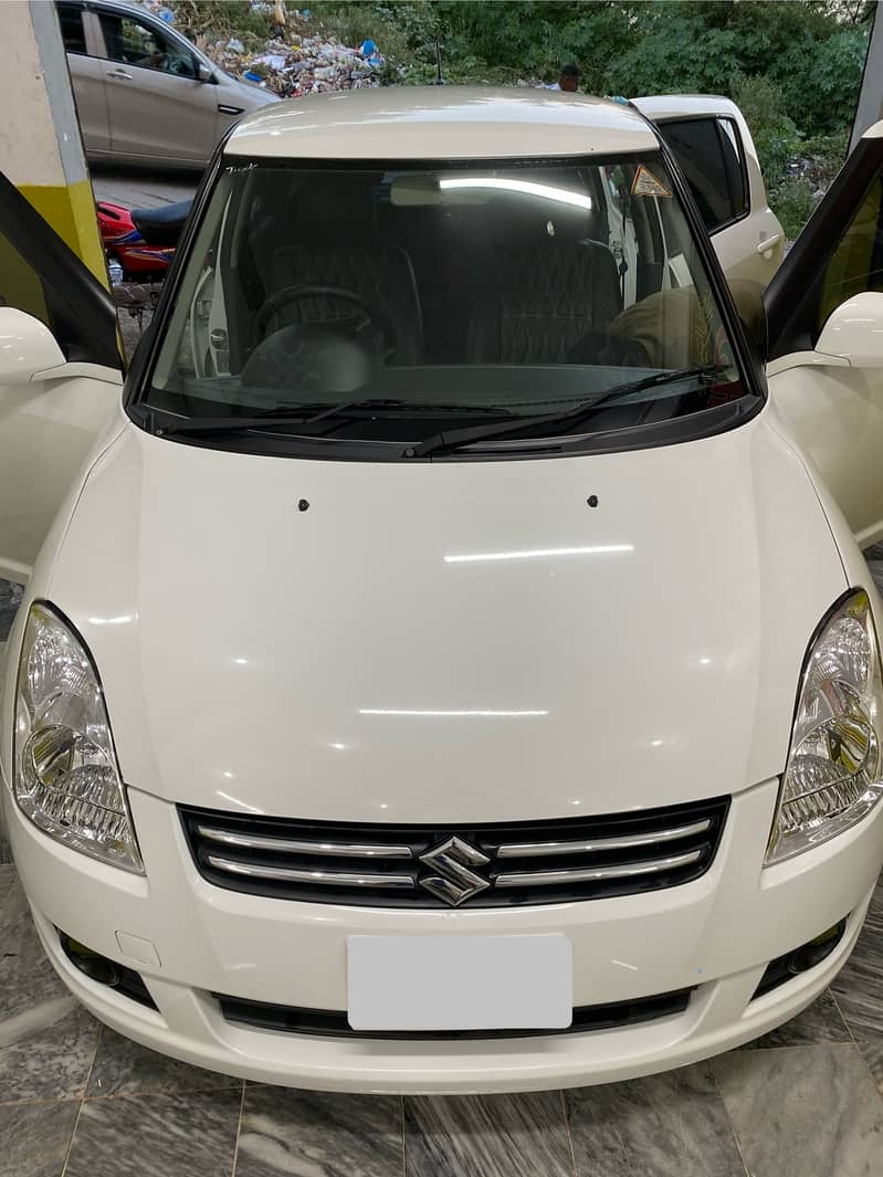 Suzuki Swift DLX AUTOMATIC 4