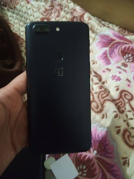 One plus 5T 8/128 0