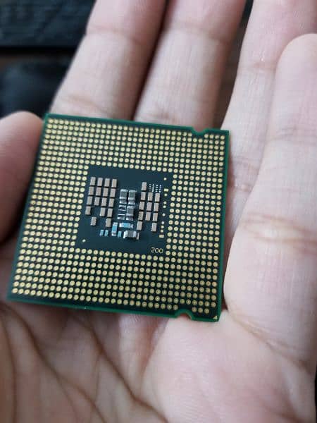Intel Core 2 Quad (Q9400) 3