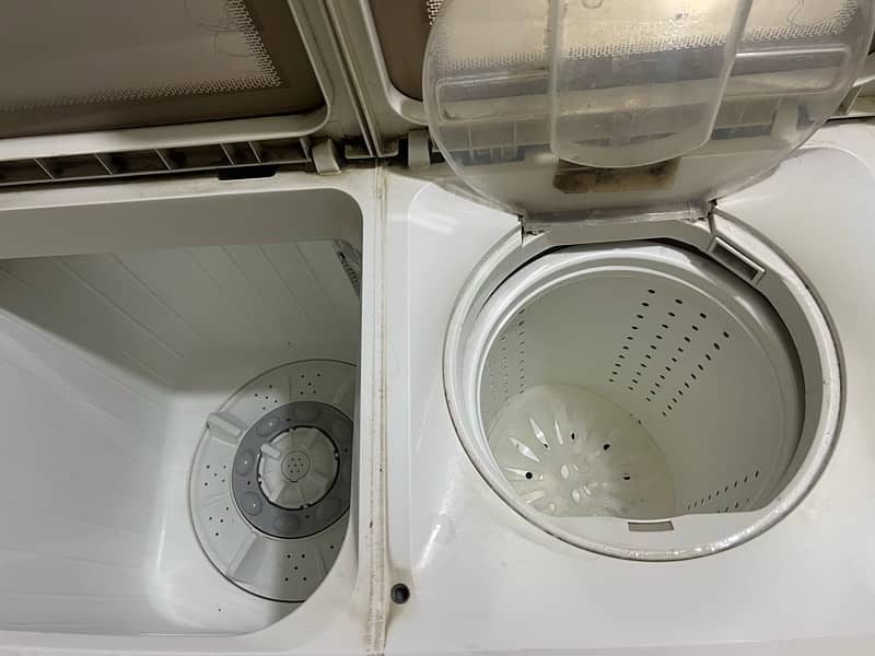 Kenwood Washing machine with dryer 6