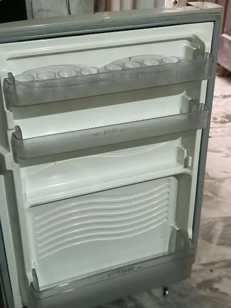 Chrome Pro Hairline Silver
Double Door Refrigerator 2