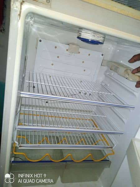 Dawlance fridge for sale urgent 3