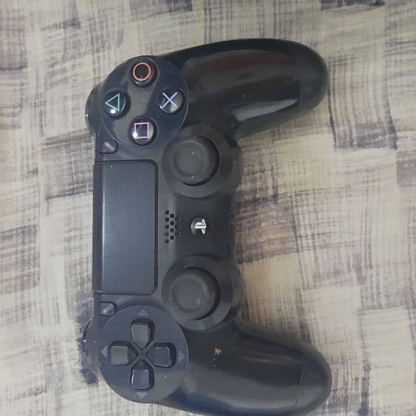 PS4 fat With 3 Controllers & 6 CDs 5