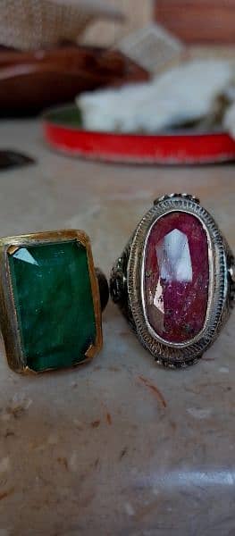 gemstone emerald natural beautiful colour ring 8