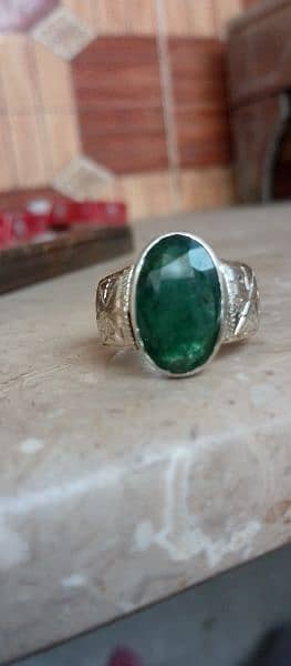 gemstone emerald natural beautiful colour ring 6