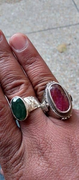 gemstone emerald natural beautiful colour ring 17