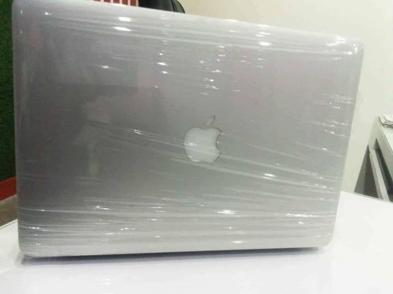 Apple MacBook Air 2015 with Warranty. 5