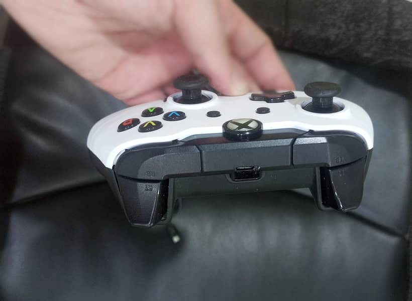 Wired Controller for Xbox One (PDP) 2
