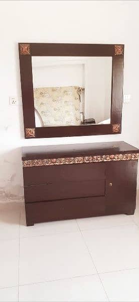 bed set and dressing table 4