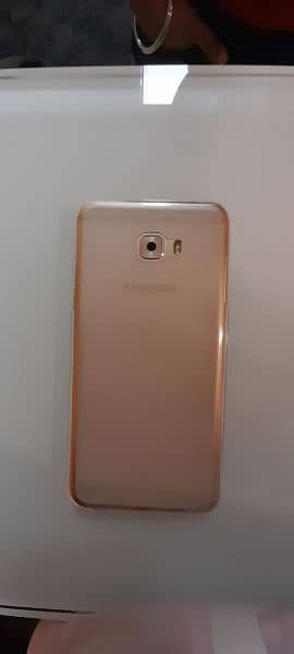 Samsung galaxy C 7 Pro  white color exchange possible with I phone7/8s 3