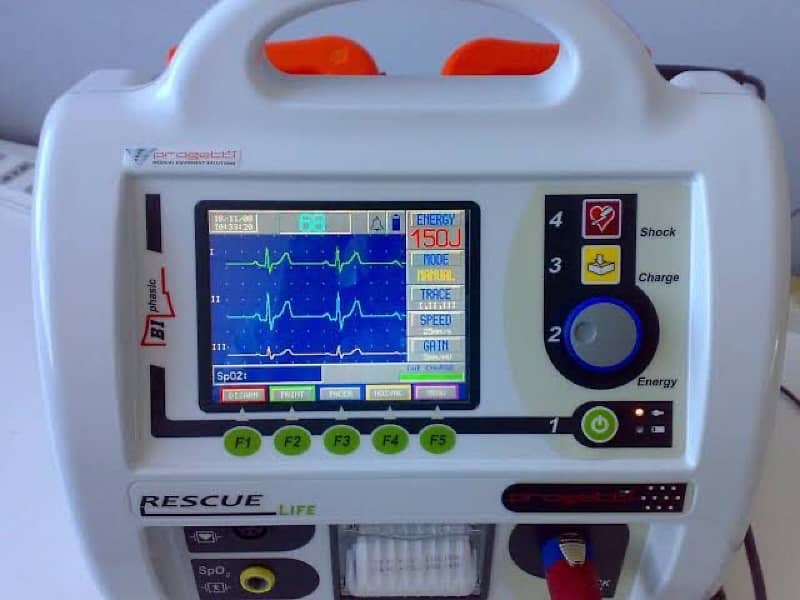 Defibrillator 2
