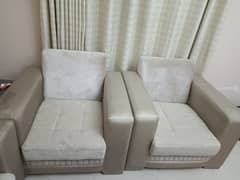 7 seater sofa set in good condition. urgently for sale. negotiable