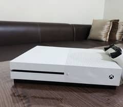 XBOX ONE S DISC EDITION 1TB WITH 13 GAMES 0