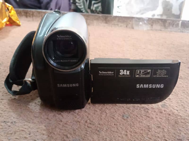Samsung Digital Camcorder 34X Zoom 1