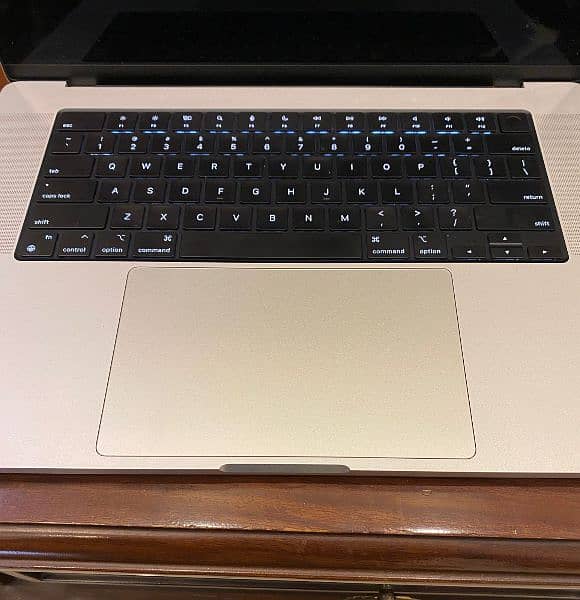 Apple MacBook Pro air i5i7 i9 M1 M2 M3 all models available 1