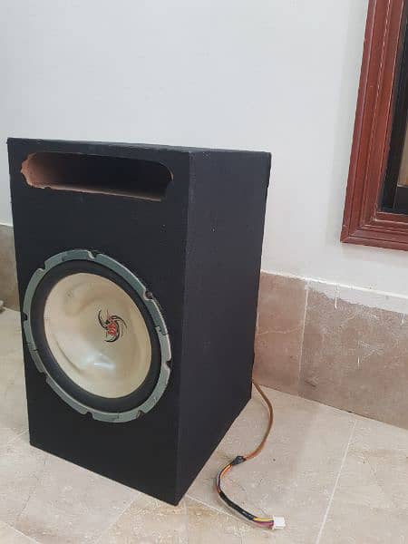 Kenwood woofer with excellent bass 1