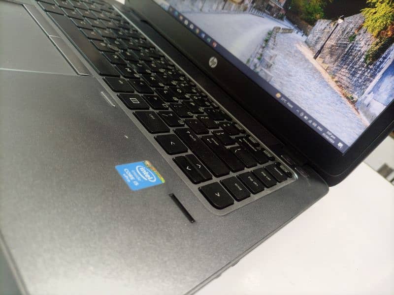 Laptop HP EliteBook 840 G2 , i5 5th gen, 8gb ram, 256ssd 7