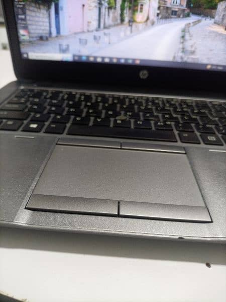 Laptop HP EliteBook 840 G2 , i5 5th gen, 8gb ram, 256ssd 9