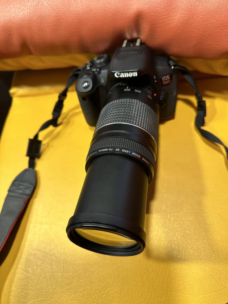 Original DSLR Camera Canon EOS 700D with 2 Lens 18-55mm & 75-300mm 2