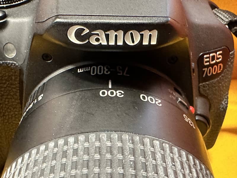 Original DSLR Camera Canon EOS 700D with 2 Lens 18-55mm & 75-300mm 11