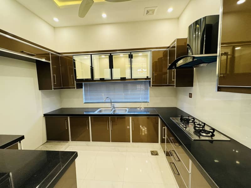 10 Marla Brand New House Available For Sale In Tulip Block Bahria Town Lahore 8