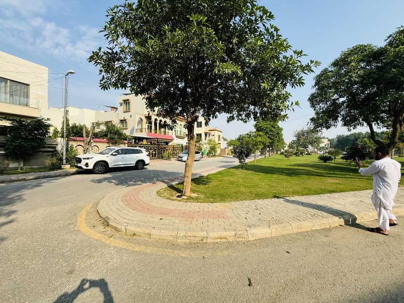 5 Marla Commercial Plots New Deal Open Form Golf View Residencia - Phase 2 Bahria Town Lahore 4
