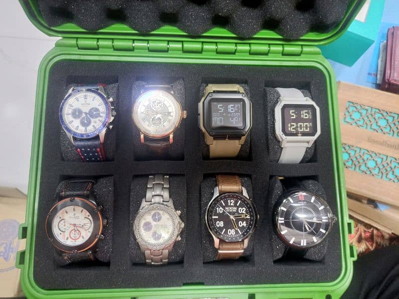 Invicta Designed Watch collection box with eight slots 2