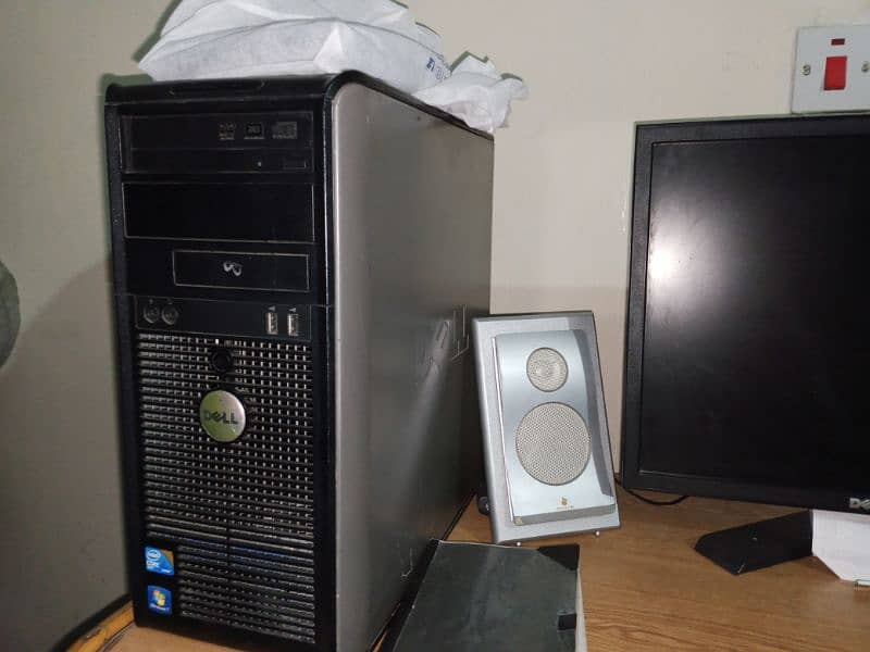 iam selling Dell PC and Dell LCD full setup contact 03019498319 on thi 0