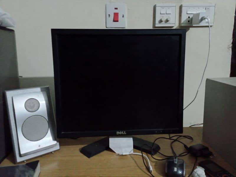 iam selling Dell PC and Dell LCD full setup contact 03019498319 on thi 5