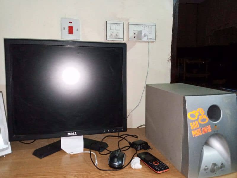 iam selling Dell PC and Dell LCD full setup contact 03019498319 on thi 6