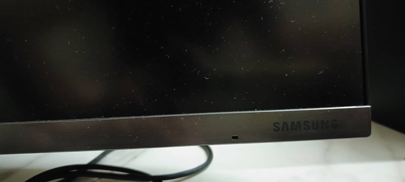 Samsung 4k sRBG Monitor 60 hz 2