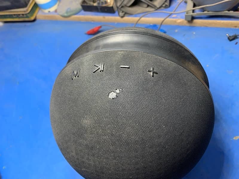 motorola sphere bluetooth speaker 1