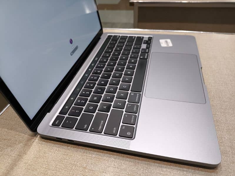 Apple MacBook Pro air i5i7 i9 M1 M2 M3 all models 4