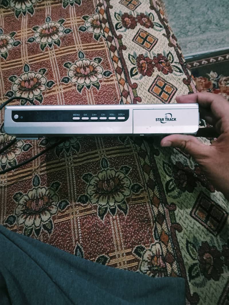 Tv receiver for sale without remotes 0