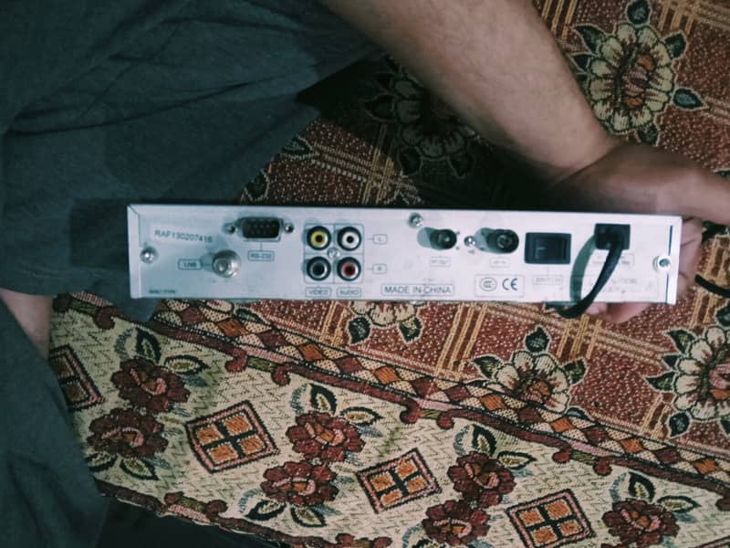 Tv receiver for sale without remotes 1