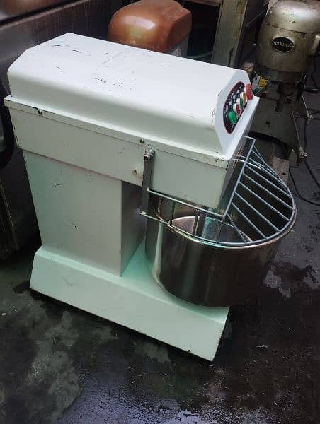 12 kg Capacity Dough Spiral Mixer Machine 2 speed imported 19