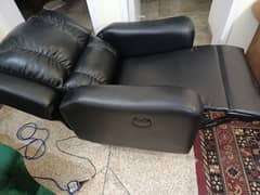 King Recliner in Immaculate Condition