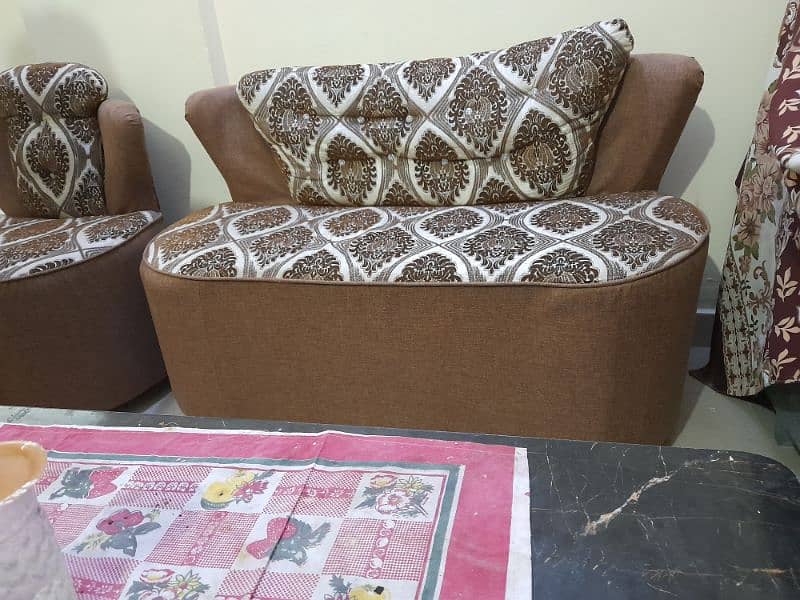 4 seater sofa set in 7000 ,only 3 months used. 1