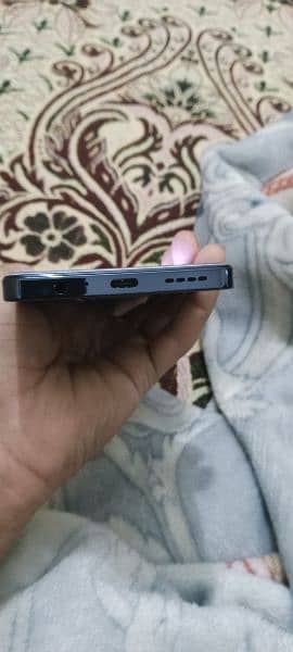 Urgent sale infinix note 30 pro full box 2 month  use only 7