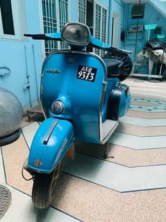 vespa scooter italy model