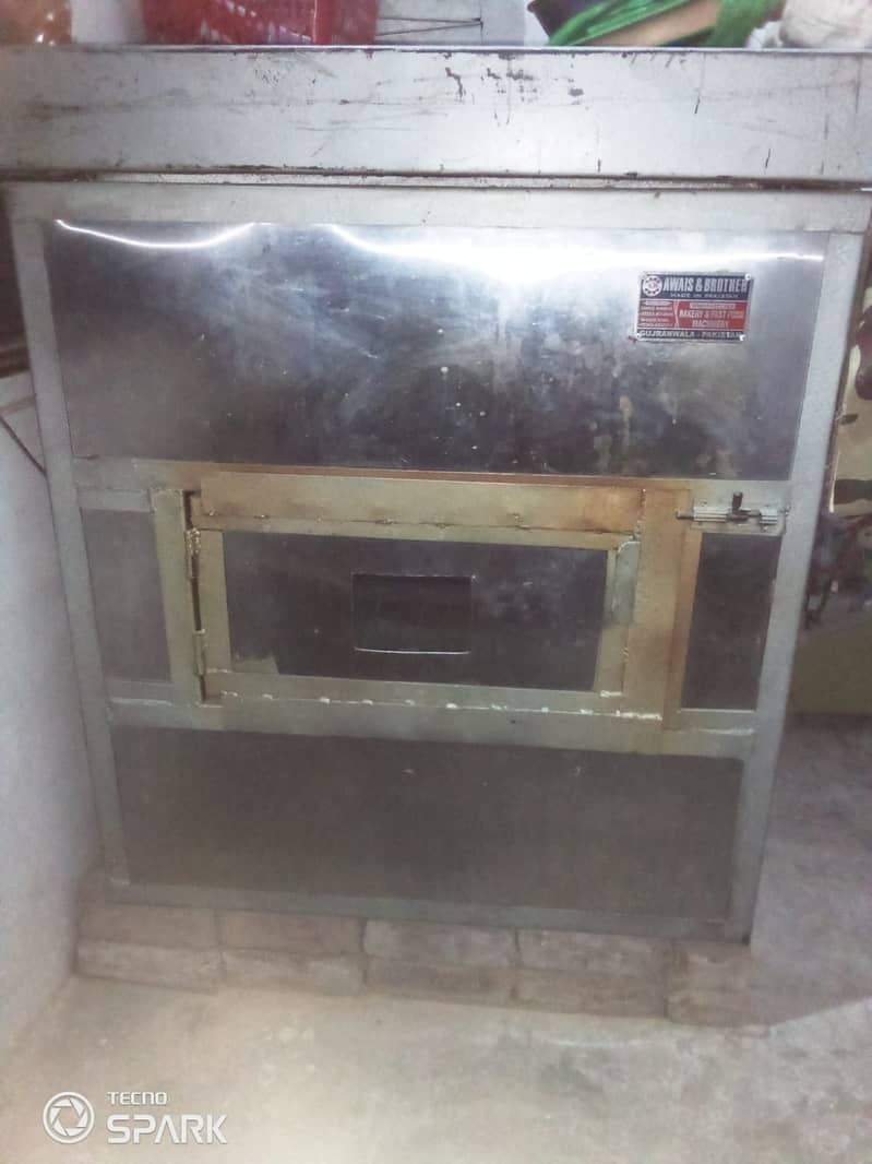 Oven , Mixer , Trays Urgent Sell 1