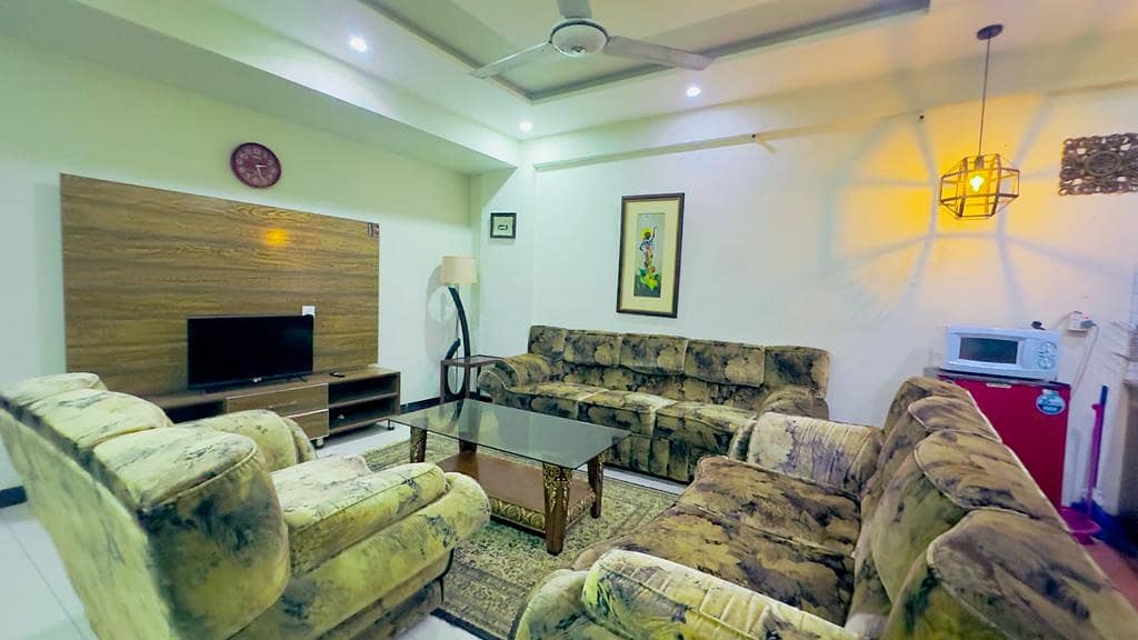 Daily Basis 1 Bedroom HOTEL Apartment Par Day Short Time Bahria Town 8
